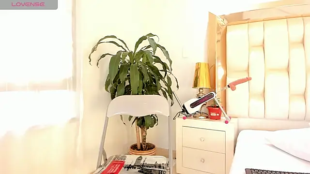 Snapshot of alana-then chatting on 01-25-25, 08:10 alana-then online show from 01-25-25, 08:10