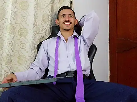 HomeAloneK online show from 04-28-26, 07:41