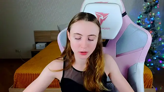 Cowell Adelina online show from 12-22-25, 09:28