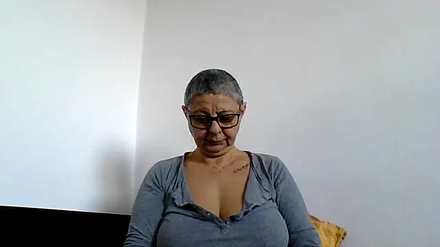 roseblak42 online show from 11-21-25, 09:41