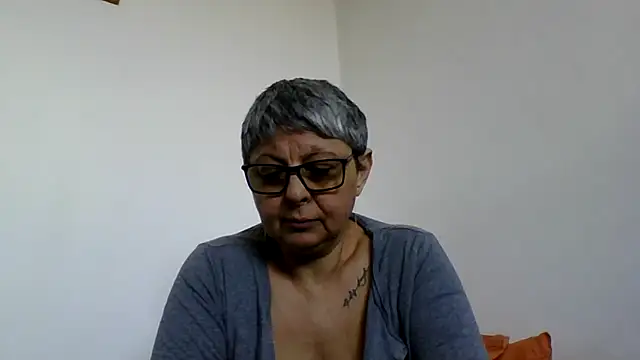 roseblak42 online show from 03-06-26, 10:34