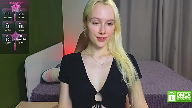 Snapshot of CaseyLabow chatting on 11-25-25, 03:50 CaseyLabow online show from 11-25-25, 03:50