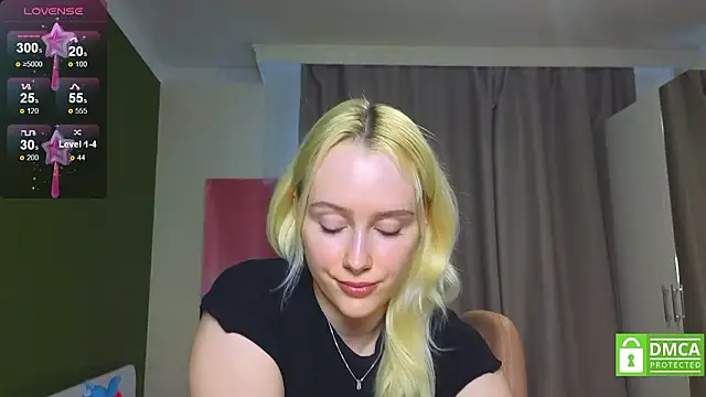 Snapshot of CaseyLabow chatting on 02-11-26, 04:28 CaseyLabow online show from 02-11-26, 04:28