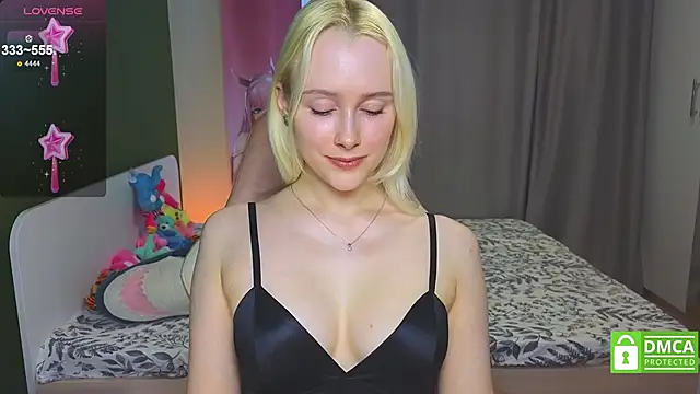 Snapshot of CaseyLabow chatting on 02-21-26, 06:03 CaseyLabow online show from 02-21-26, 06:03