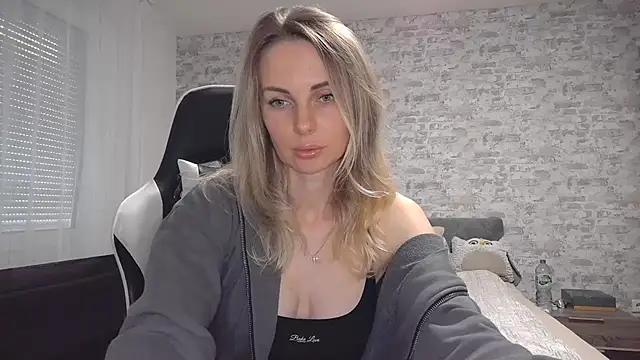 AlissonBia online show from 10-02-25, 03:52