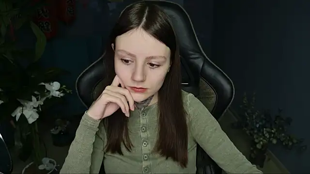 Snapshot of VeliraBraitberg chatting on 02-08-25, 11:12 VeliraBraitberg online show from 02-08-25, 11:12