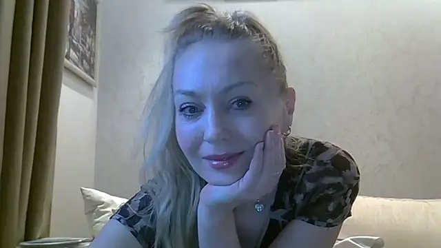 Snapshot of ZarinaSwift chatting on 04-30-26, 04:41 ZarinaSwift online show from 04-30-26, 04:41