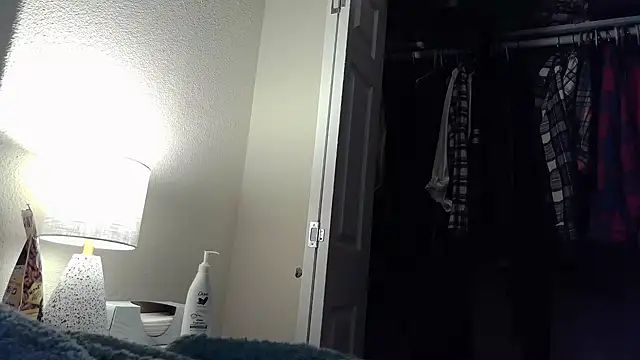 Snapshot of sclax38 chatting on 12-28-24, 09:31 sclax38 online show from 12-28-24, 09:31