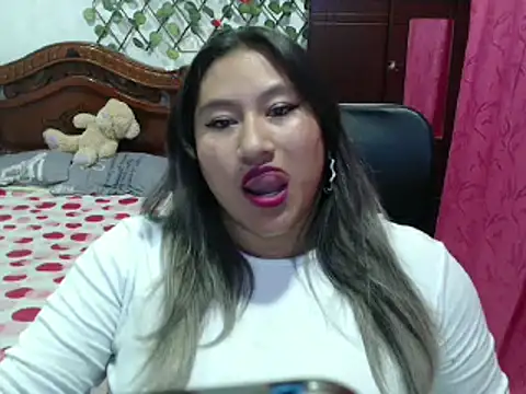 Snapshot of EmilyLove1014 chatting on 01-12-25, 01:21 EmilyLove1014 online show from 01-12-25, 01:21