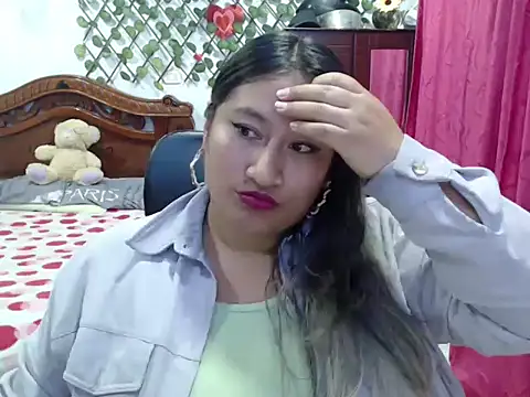 Snapshot of EmilyLove1014 chatting on 01-13-25, 03:01 EmilyLove1014 online show from 01-13-25, 03:01