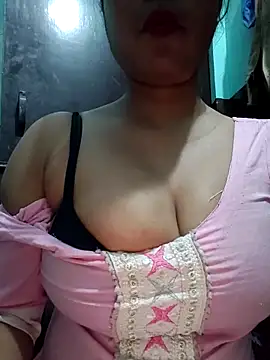 Snapshot of Kavita_ji chatting on 06-19-26, 01:43 Kavita ji online show from 06-19-26, 01:43