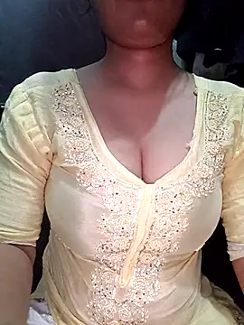 Snapshot of Kavita_ji chatting on 06-27-26, 04:39 Kavita ji online show from 06-27-26, 04:39