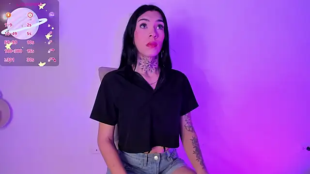 Snapshot of Camila_Coxx chatting on 06-18-26, 06:13 Camila Coxx online show from 06-18-26, 06:13