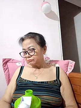Snapshot of Hotestlove chatting on 05-11-26, 09:34 Hotestlove online show from 05-11-26, 09:34