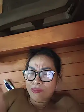 Snapshot of Hotestlove chatting on 05-24-26, 02:33 Hotestlove online show from 05-24-26, 02:33