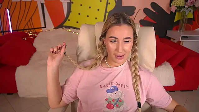 LiaBrazzerr online show from 11-08-25, 10:15