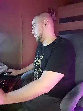 Foxyshaved online show from 03-04-25, 05:21