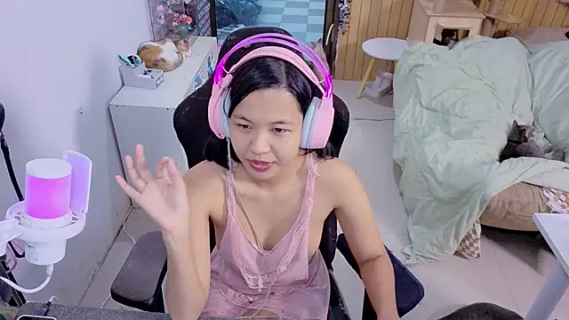 Kana G online show from 11-13-25, 09:41