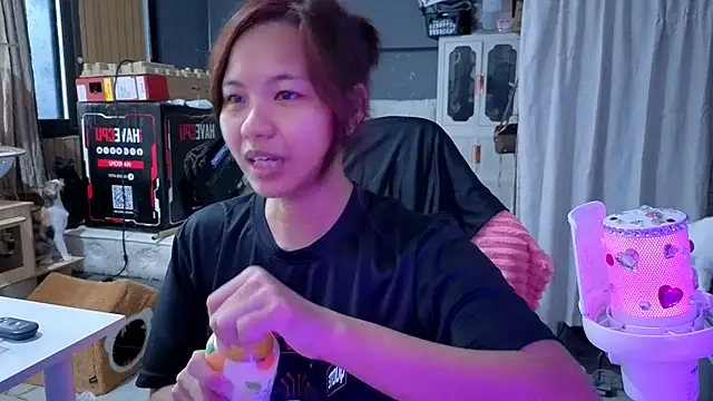 Snapshot of Kana_G chatting on 04-30-26, 02:40 Kana G online show from 04-30-26, 02:40