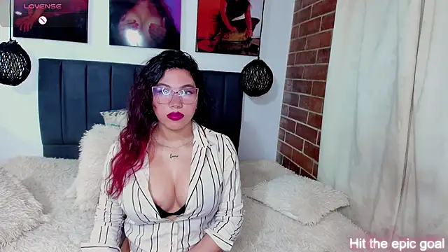 Snapshot of kyliejenner_hot chatting on 06-19-26, 04:28 kyliejenner hot online show from 06-19-26, 04:28