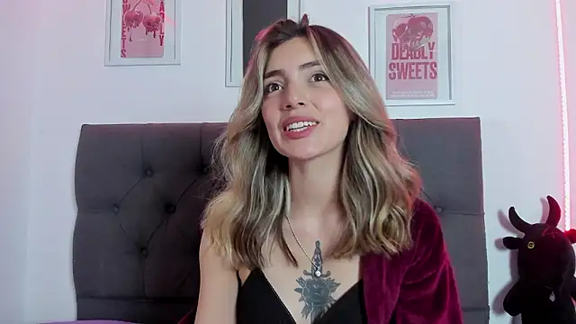 Snapshot of IsadoraGalle_ chatting on 02-07-26, 05:00 IsadoraGalle online show from 02-07-26, 05:00