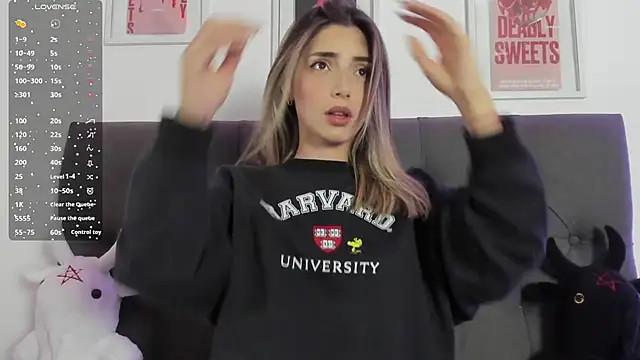 Snapshot of IsadoraGalle_ chatting on 02-20-26, 11:27 IsadoraGalle online show from 02-20-26, 11:27