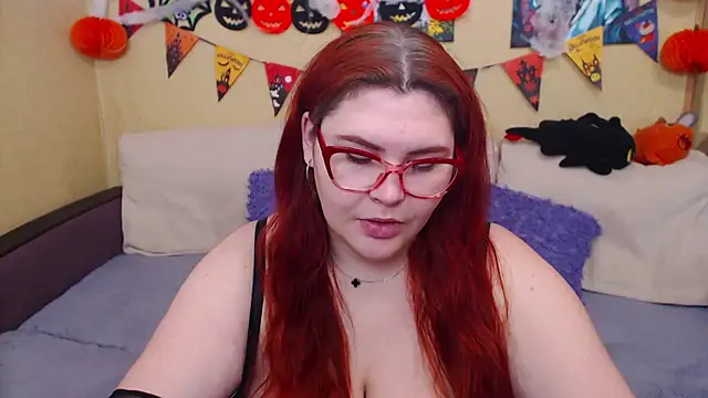 JuliaKeln online show from 10-25-25, 02:02