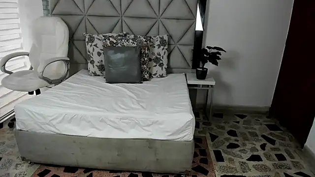 nina pons online show from 03-20-25, 08:19