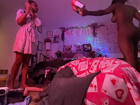 VixenCapri online show from 02-18-26, 04:47