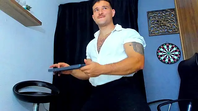 Snapshot of AndrewDiaz chatting on 06-07-26, 01:10 AndrewDiaz online show from 06-07-26, 01:10