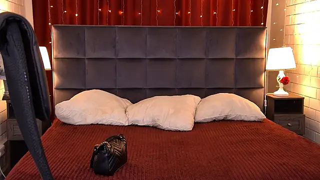 Snapshot of KimberlyMaran chatting on 02-14-26, 06:04 KimberlyMaran online show from 02-14-26, 06:04