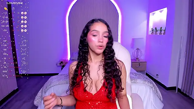 Snapshot of anahi_curlie1 chatting on 01-15-25, 07:05 anahi curlie1 online show from 01-15-25, 07:05