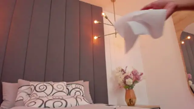 JuanaSimons online show from 01-21-25, 02:22