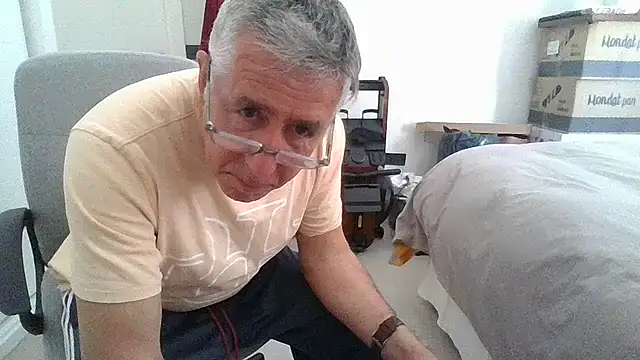 parejamlga58 online show from 04-14-26, 02:01