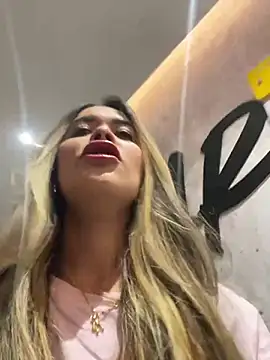 Snapshot of Emilia_Bakerr chatting on 12-10-24, 06:17 Emilia Bakerr online show from 12-10-24, 06:17