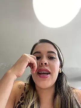 Snapshot of Emilia_Bakerr chatting on 12-15-24, 06:26 Emilia Bakerr online show from 12-15-24, 06:26