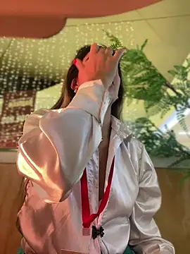 Snapshot of Emilia_Bakerr chatting on 12-16-24, 11:18 Emilia Bakerr online show from 12-16-24, 11:18