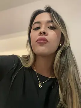 Snapshot of Emilia_Bakerr chatting on 01-19-25, 06:21 Emilia Bakerr online show from 01-19-25, 06:21