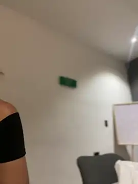 Snapshot of Emilia_Bakerr chatting on 02-07-25, 06:24 Emilia Bakerr online show from 02-07-25, 06:24