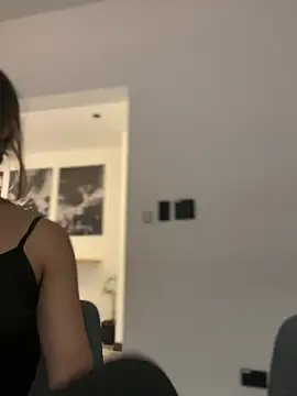 Snapshot of Emilia_Bakerr chatting on 02-18-25, 06:15 Emilia Bakerr online show from 02-18-25, 06:15