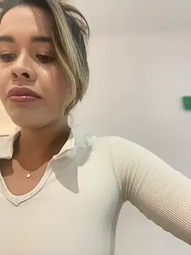 Snapshot of Emilia_Bakerr chatting on 02-24-25, 06:15 Emilia Bakerr online show from 02-24-25, 06:15