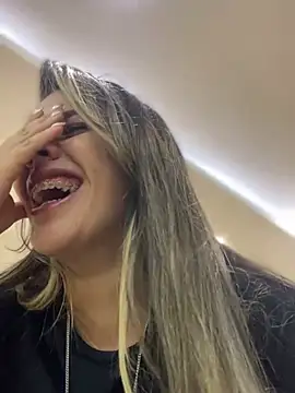 Snapshot of Emilia_Bakerr chatting on 03-20-25, 09:35 Emilia Bakerr online show from 03-20-25, 09:35