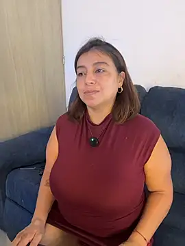 MrsFoucher online show from 11-28-25, 01:25