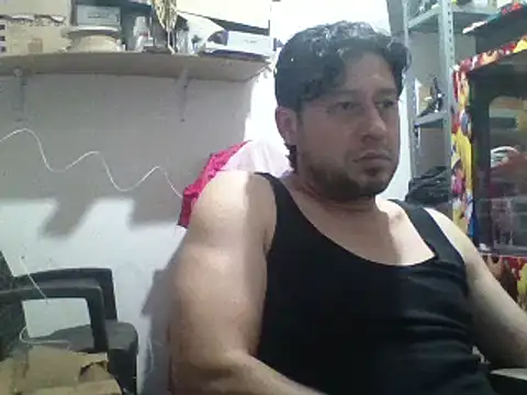 Snapshot of simpatico1000 chatting on 01-31-25, 01:43 simpatico1000 online show from 01-31-25, 01:43