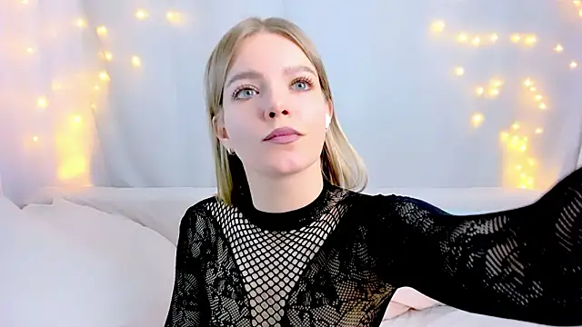 Lily Daviss online show from 02-11-26, 03:00