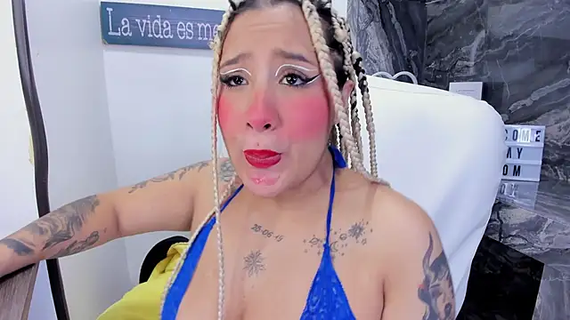 miss danika online show from 12-20-25, 11:06