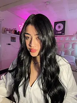 Snapshot of lucianaroy chatting on 04-28-26, 03:11 lucianaroy online show from 04-28-26, 03:11