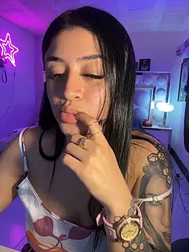Snapshot of lucianaroy chatting on 05-28-26, 04:37 lucianaroy online show from 05-28-26, 04:37