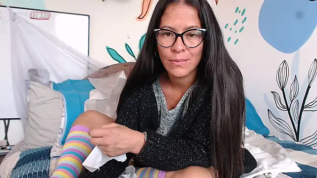 lupita84 online show from 12-14-25, 05:18