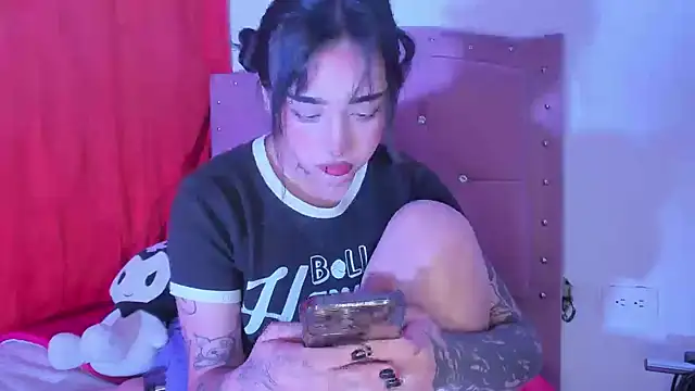 Snapshot of IrisMagiic chatting on 09-23-25, 10:46 IrisMagiic online show from 09-23-25, 10:46